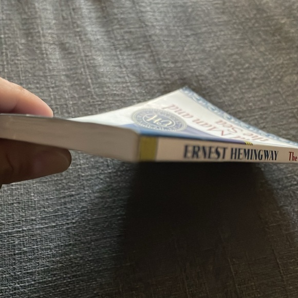 Book "The Old Man and The Sea" by Ernest Hemingway - Picture 6 of 8